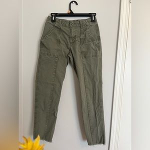 Old Navy Cropped Cargo Pants in Army Green